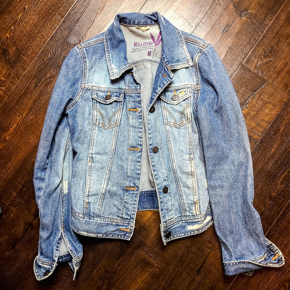 ☀️ Hollister Women's Denim Jacket Size M